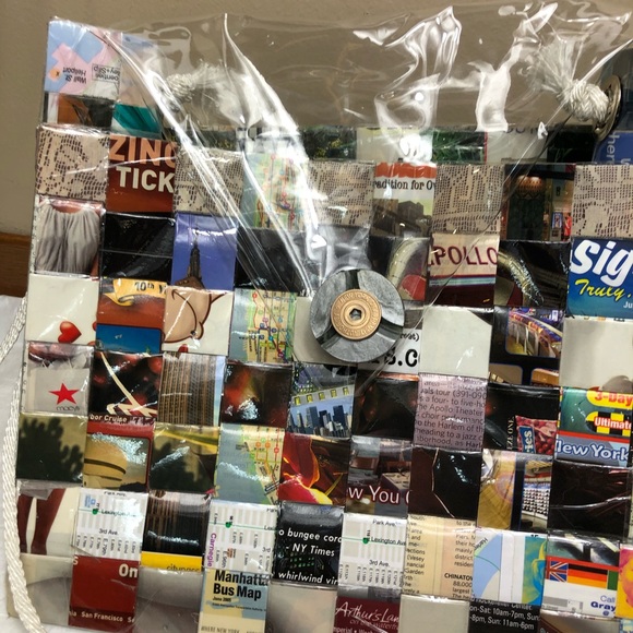 Handmade Recycled New York Purse - Picture 2 of 13